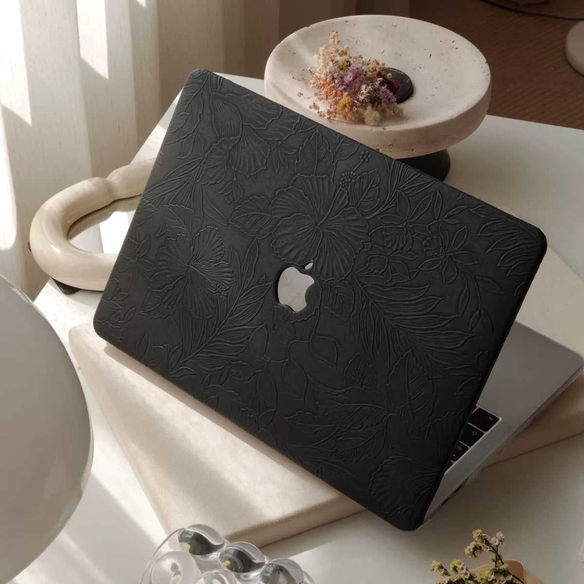 Black 3D Flower print MacBook Cover ブラック立体花柄MacBookカバー R02022