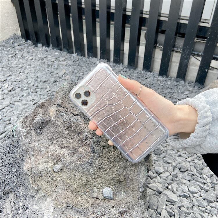 おしゃれなシルバーのスマホケース PN0094