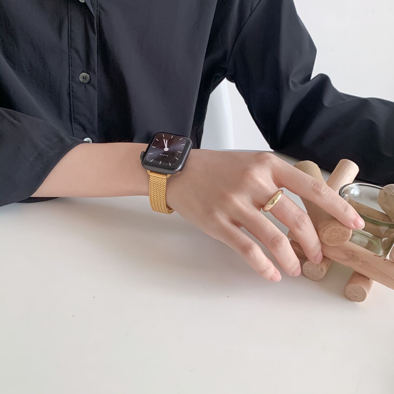 Simple Skinny Apple Watch Band R01167