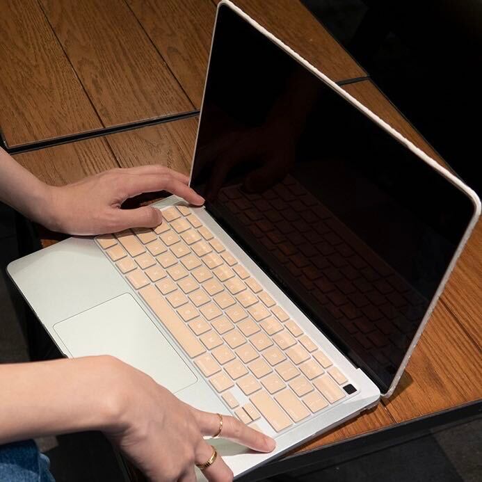 Fade White & Orange Weave MacBook Cover ホワイトオレンジグラデーション編みMacBookカバー R01308