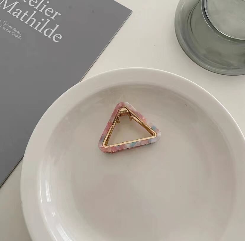 Triangle Hair Clip R01149