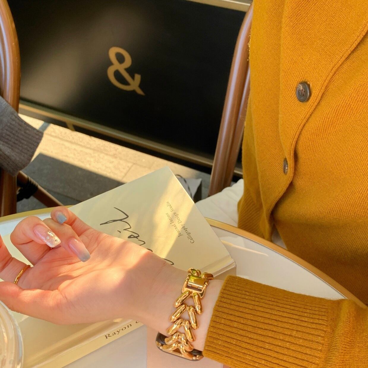 Gold Apple Watch Band ゴールドアップルウォッチバンド R01276