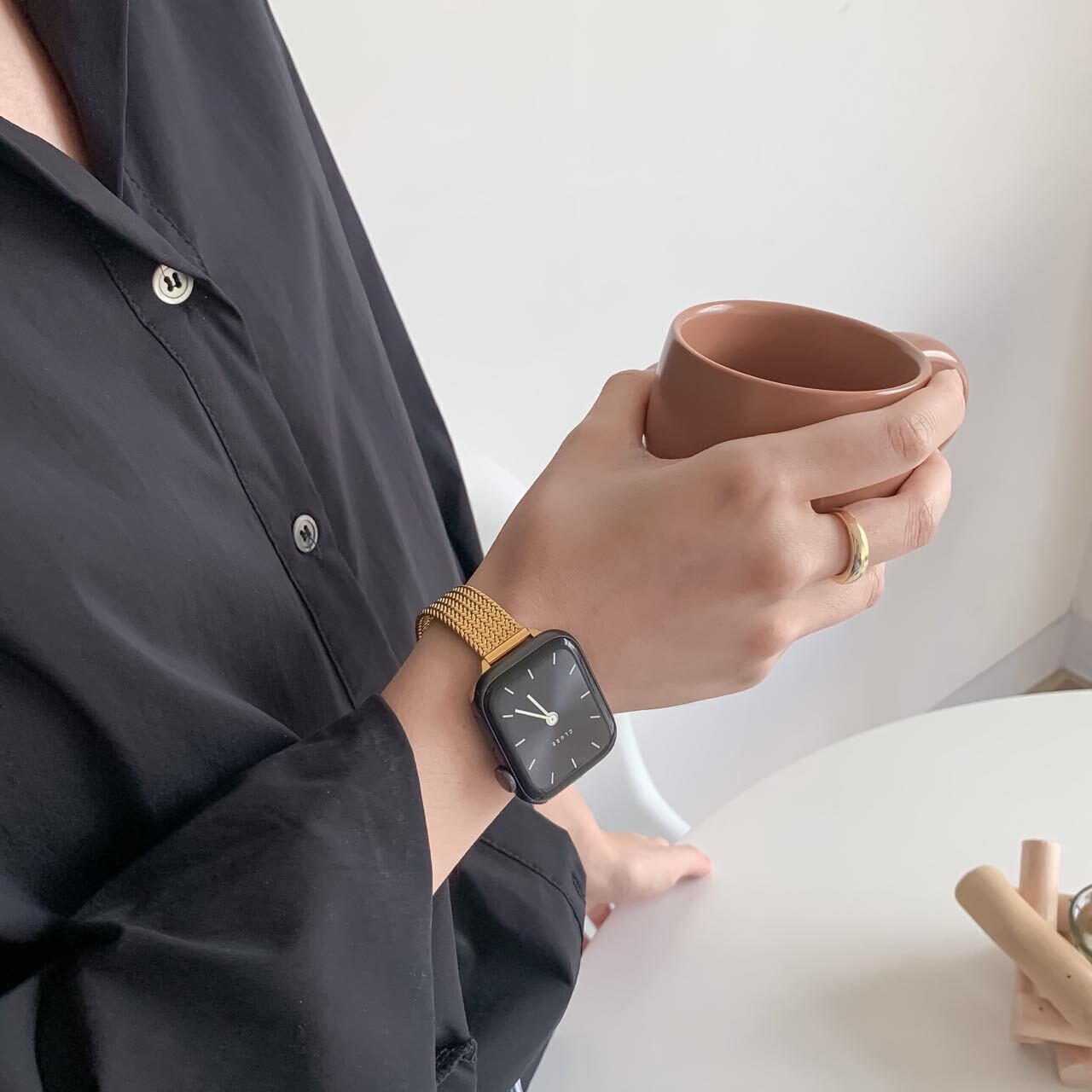 Simple Skinny Apple Watch Band R01167