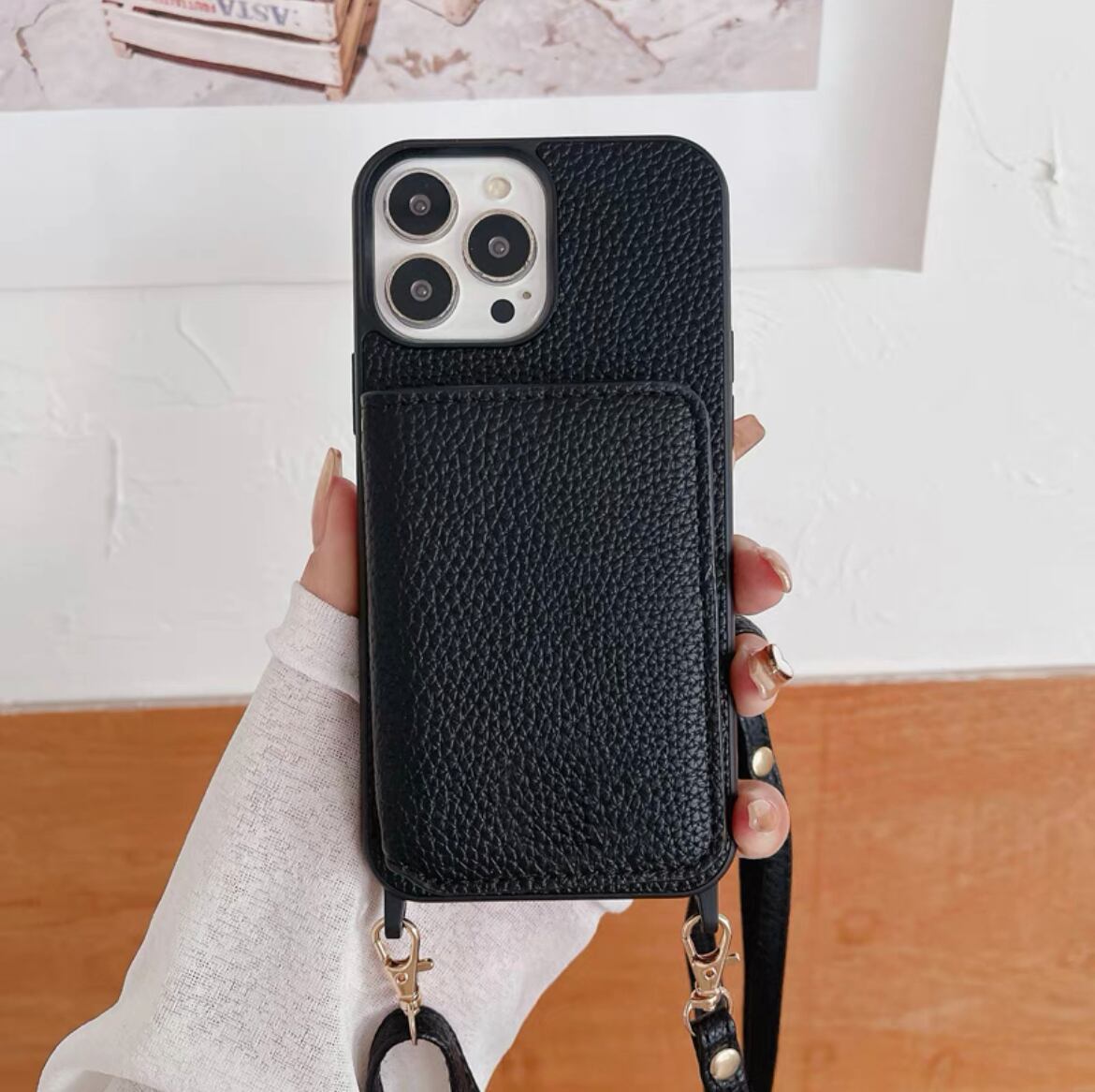 Leather Shoulder iPhone case with Two Fold Card Holder レザーショルダースマホケースと二つ折りカードホルダー R01432