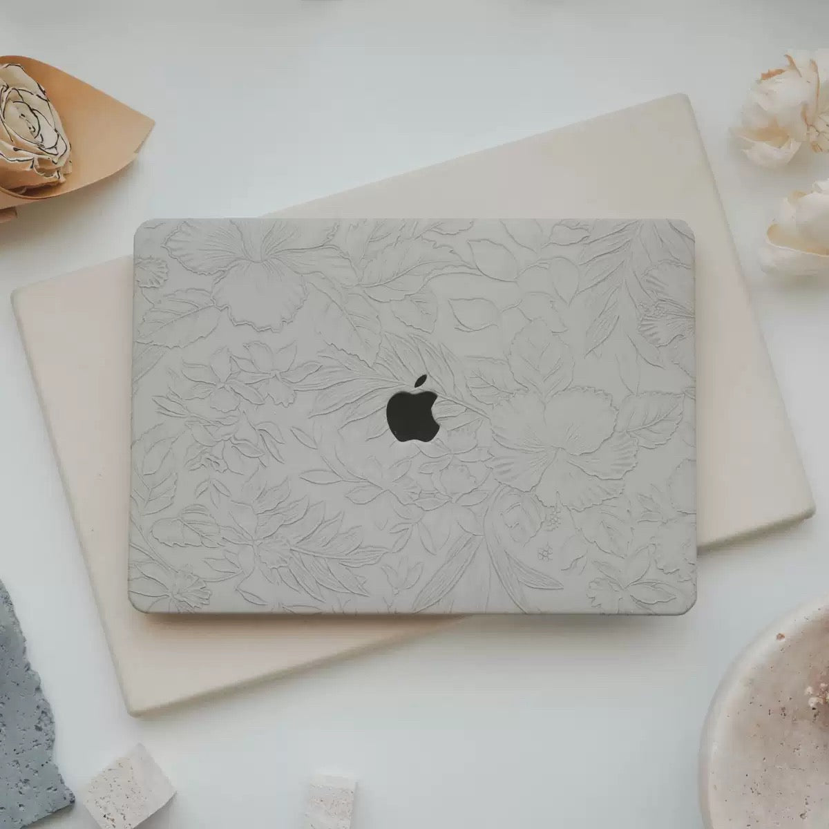 Ivory 3D Flower print MacBook Cover アイボリー立体花柄MacBookカバー R02014