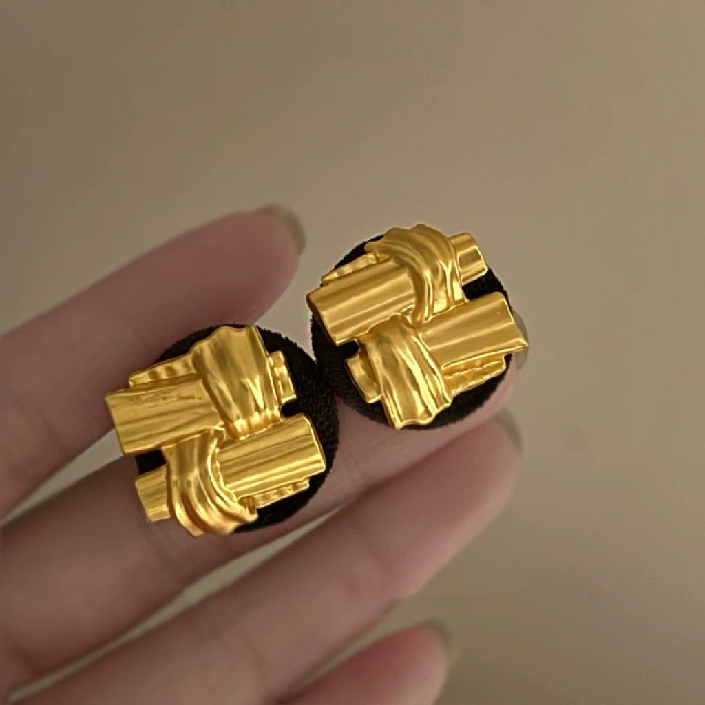 "Velvet Black" Earring ”ベルベットブラック”ピアス R02067