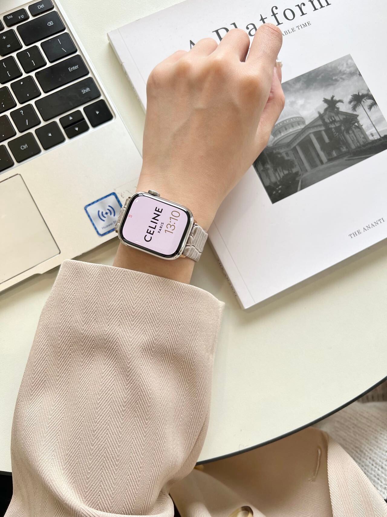 Leather Apple Watch Band R01178