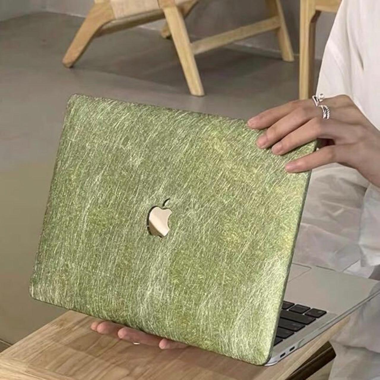 Green Silk Pattern MacBook Cover グリーンシルク柄MacBookカバー R01449