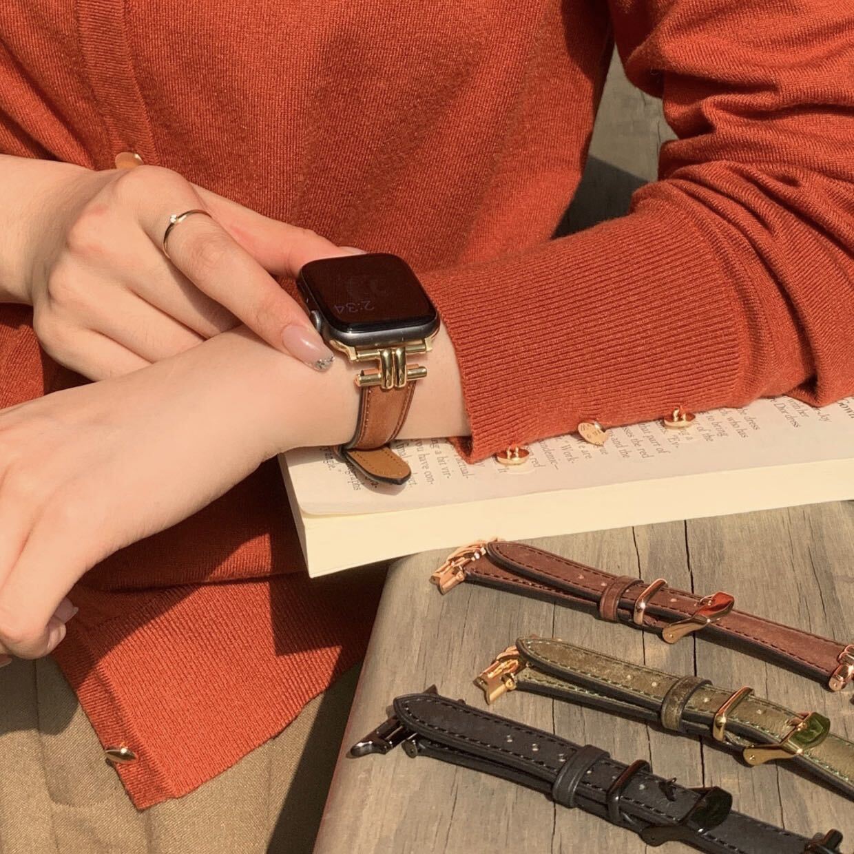 Leather & Gold Apple Watch Band レザーApple Watch バンド R01291