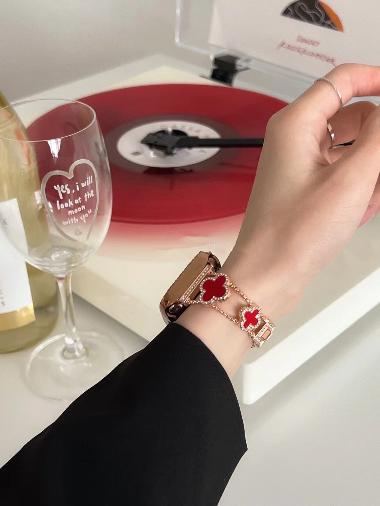 Rose Gold×Red Shining Clover Apple Watch Band キラキラクローバーApple Watchバンド R01249