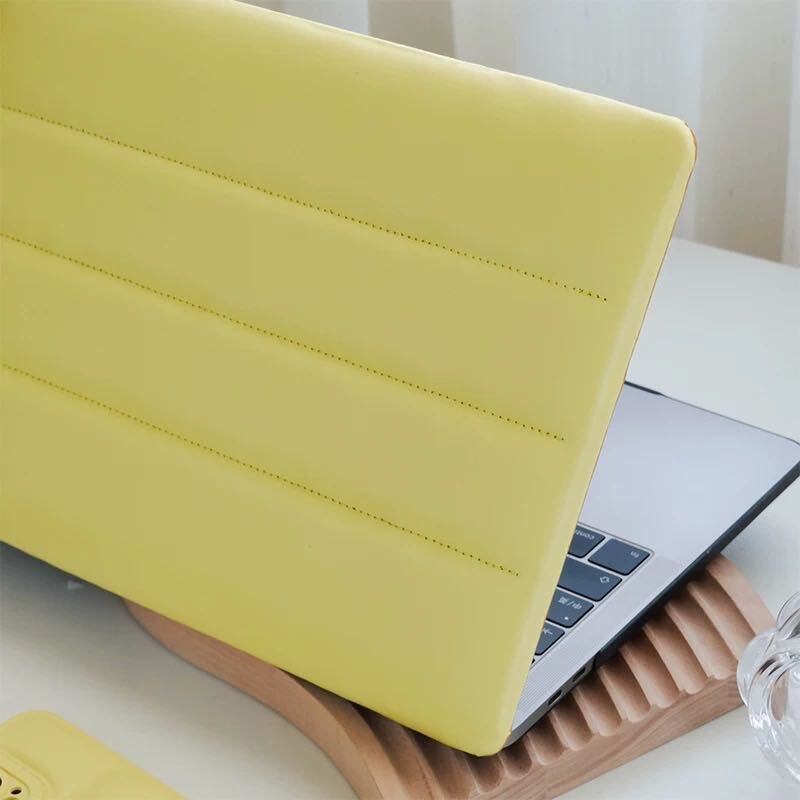 Puffy Yellow MacBook Cover クッションイエローMacBookカバー R01316