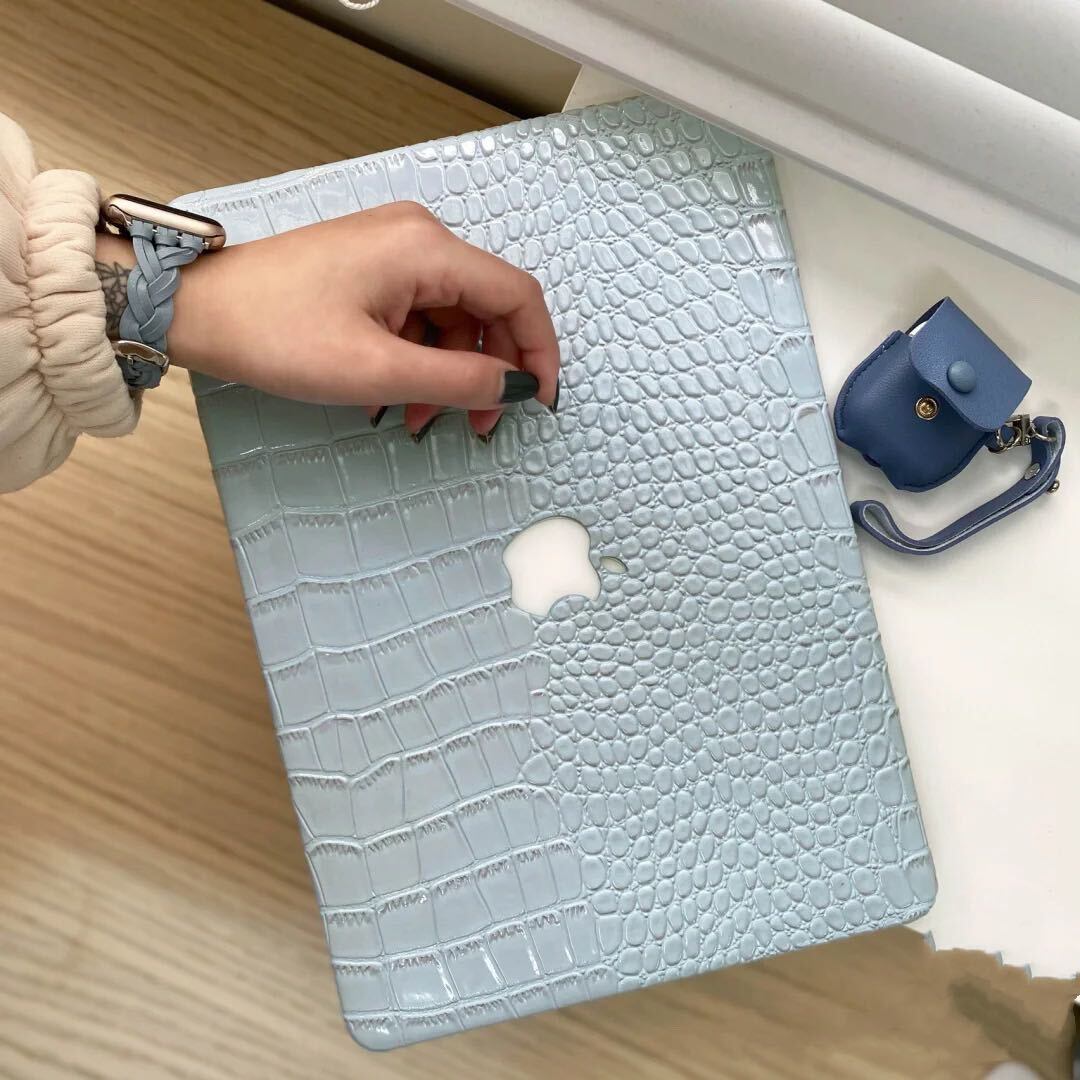 Light Blue Leather MacBook Cover ライトブルーレザーマックブックカバー MC0024