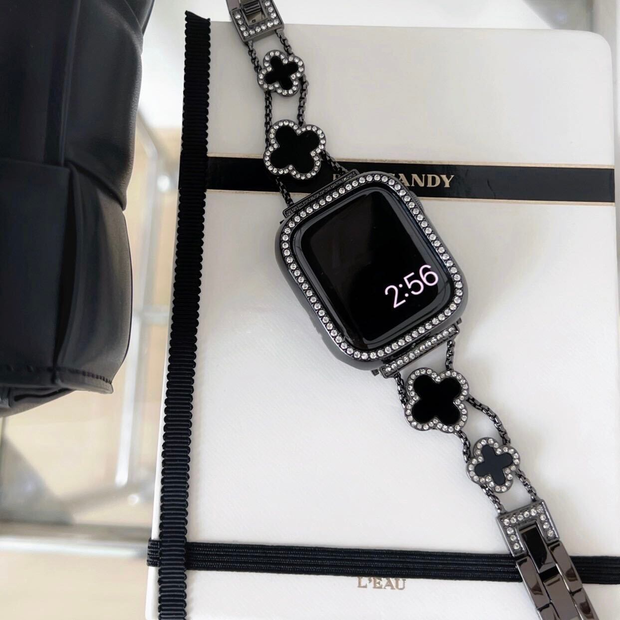 Black×Black Shining Clover Apple Watch Band キラキラクローバーApple Watchバンド R01254