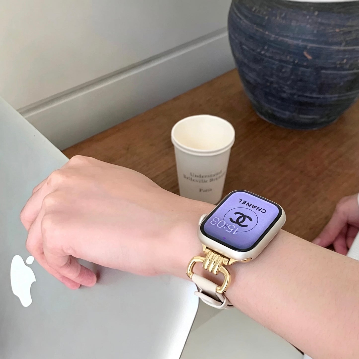 Elegant Leather Style Apple Watch Band エレガントレザースタイルAppleWatchバンド R02153