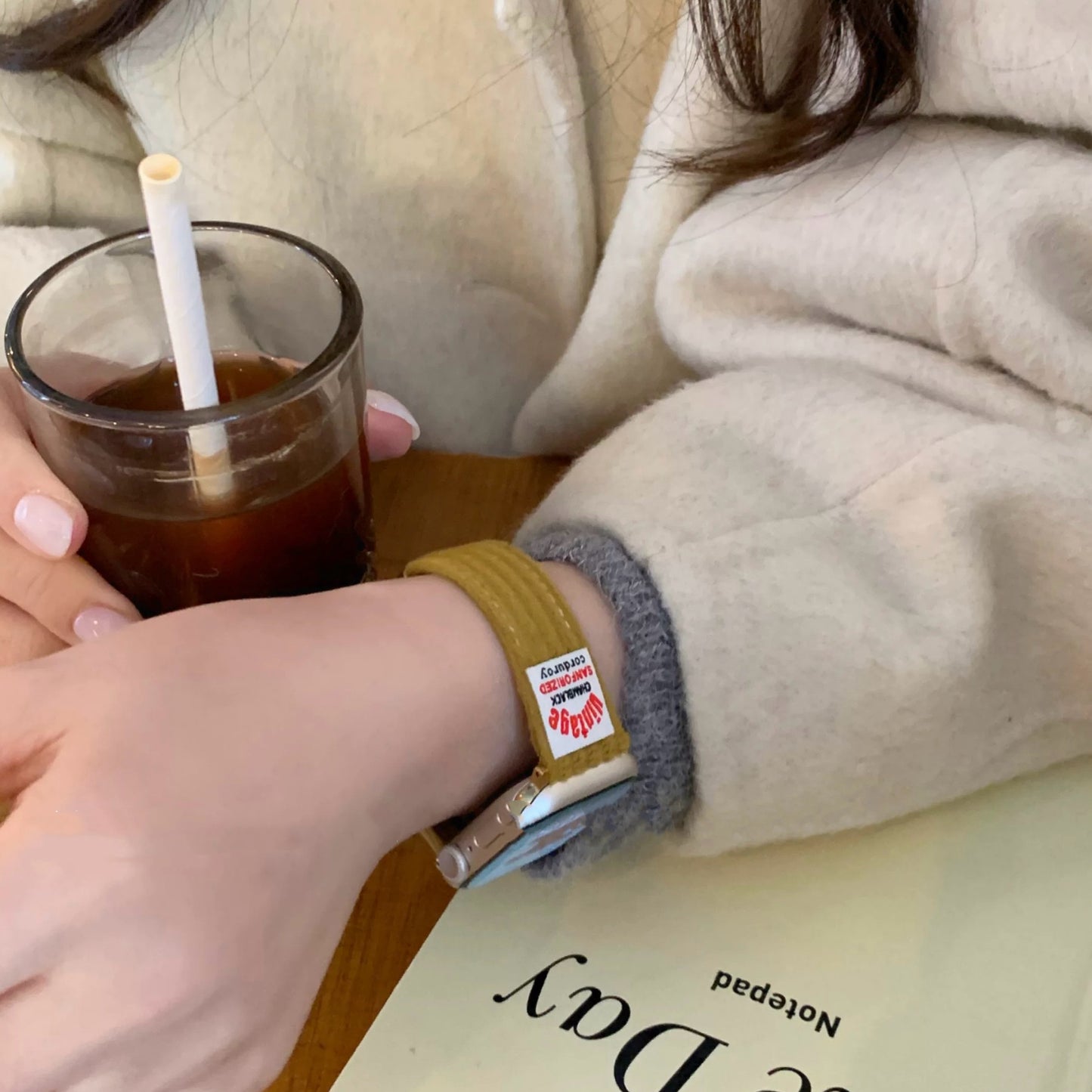 Fluffy Vintage Style Apple Watch Band モコモコビンテージ風AppleWatchバンド R02062