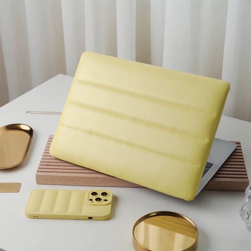 Puffy Yellow MacBook Cover クッションイエローMacBookカバー R01316