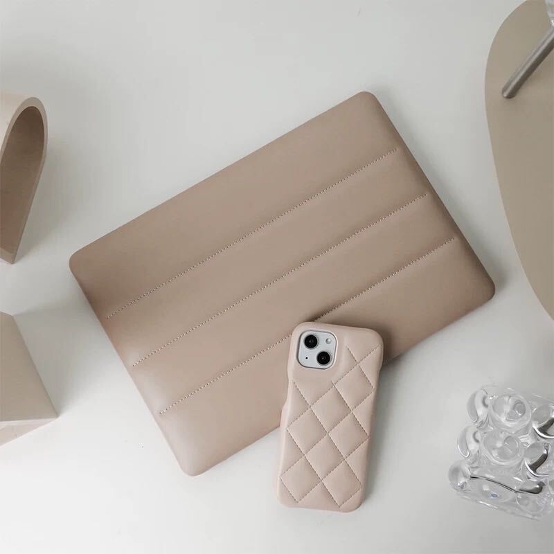 Puffy MilkTea Color MacBook Cover クッションミルクティーカラーMacBookカバー R01317