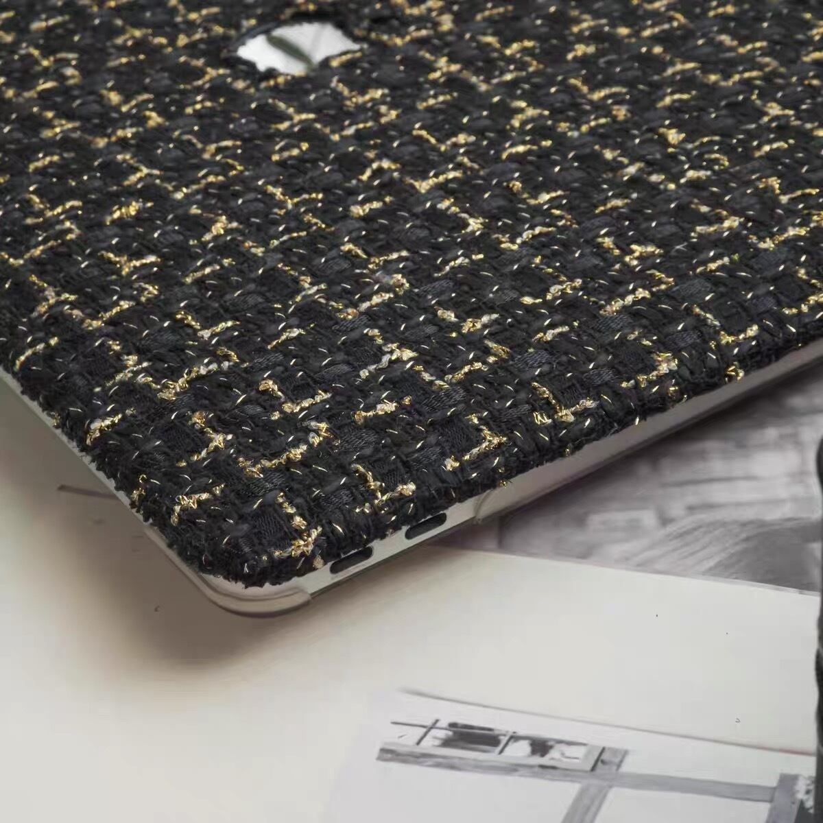 Black Gold Tweed MacBook Cover ブラックゴールドツイードMacBookカバー R01420