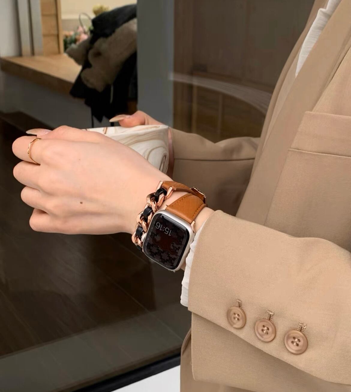 Long Chain Brown Leather Apple Watch Band ロングチェーンブラウンレザーApple Watchバンド R01324
