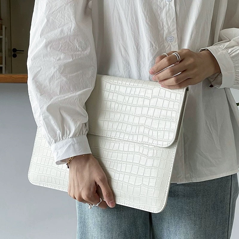White Leather MacBook Bag ホワイトレザーMacBookバッグ R02032