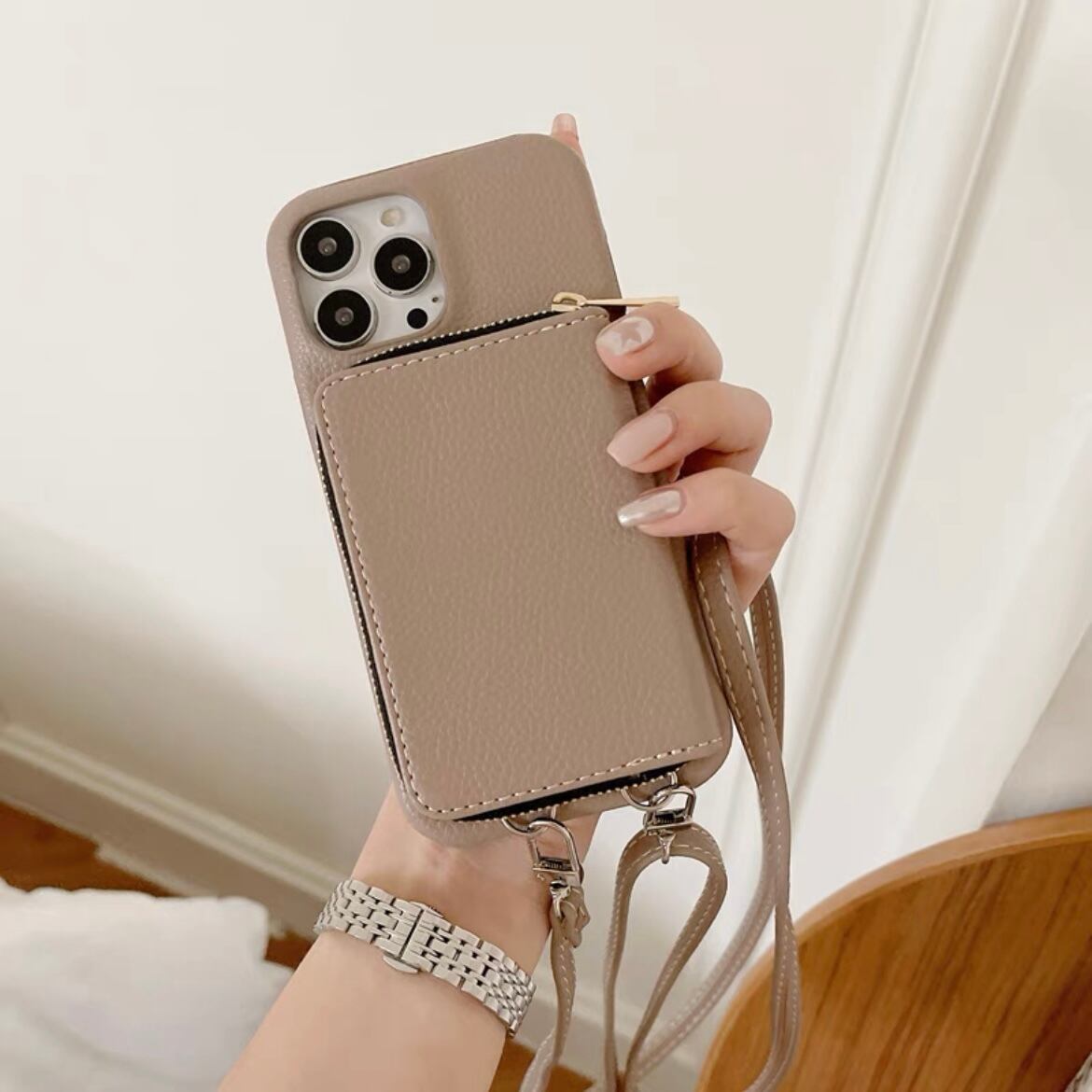 Leather Shoulder iPhone case with Big Card Holder レザーショルダースマホケースとチャック式大きなカードホルダー R01424