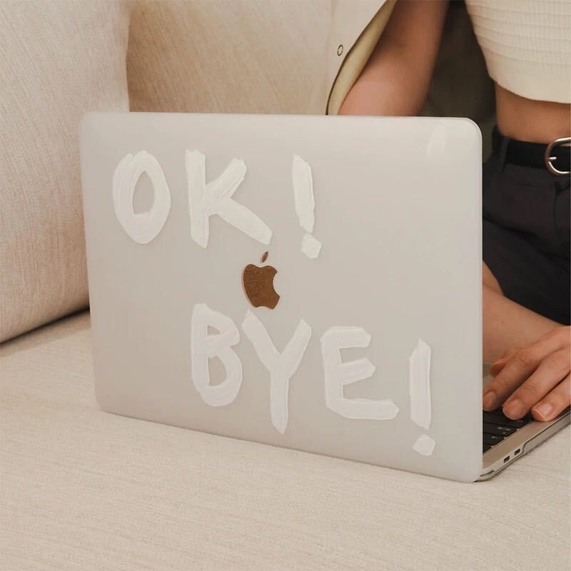Clear "OK! BYE!" MacBook Cover クリア"OK! BYE!"MacBookカバー R01321
