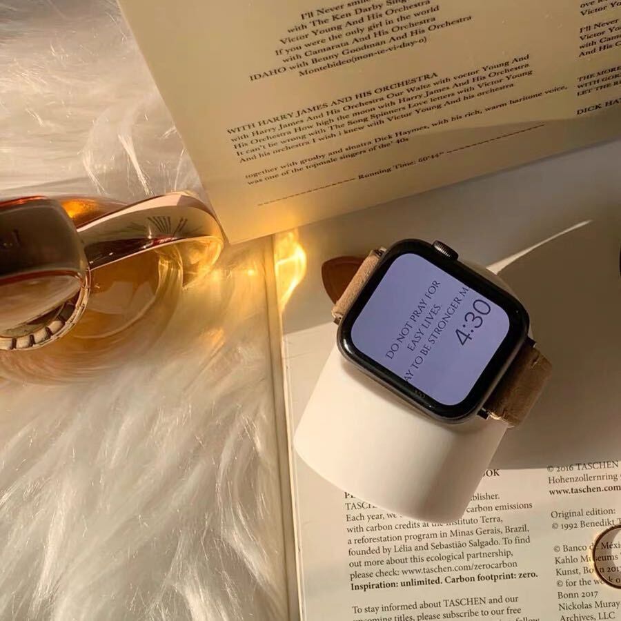 Silicon Apple Watch Charge Stand シリコンApple Watch充電スタンド R01204