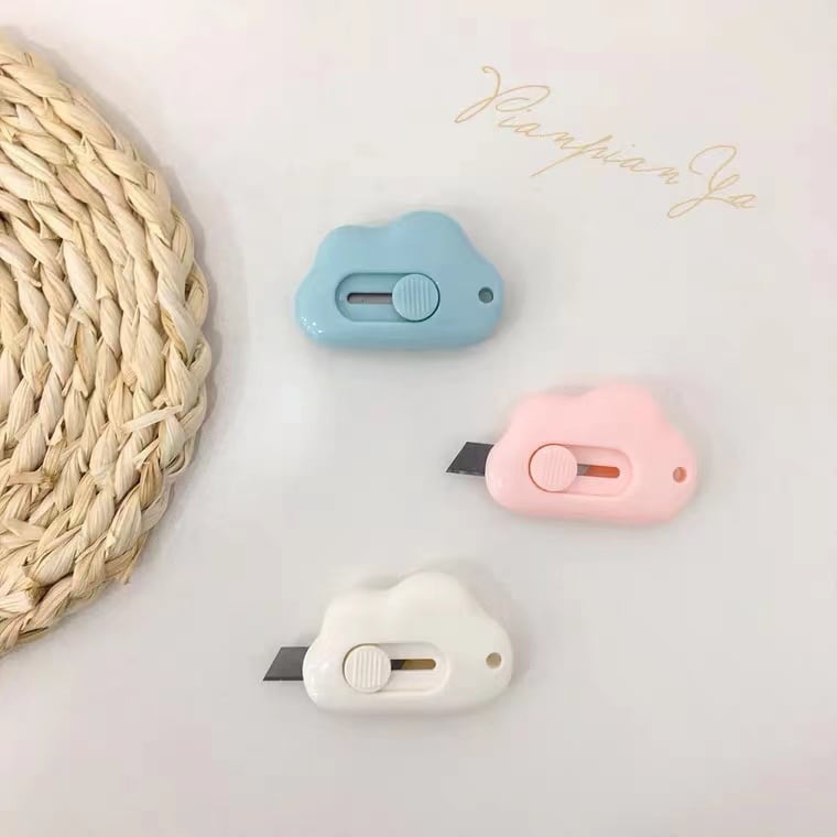 かわいい雲のカッター R0023