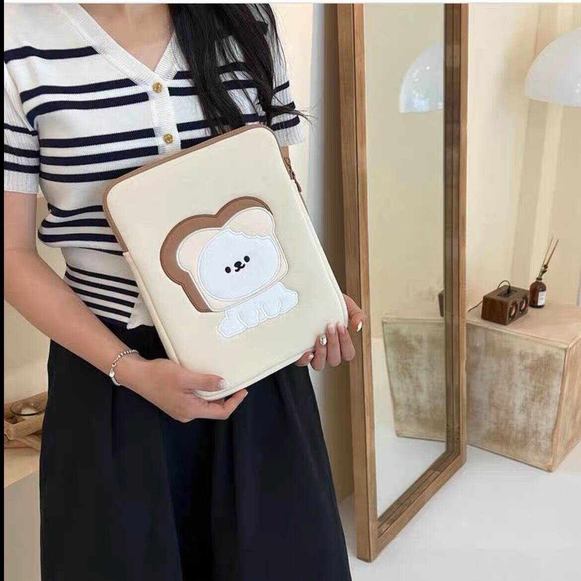 Fluffy Toast Dog MacBook iPad Bag モコモコトーストドッグMacBook iPadバッグ R01299