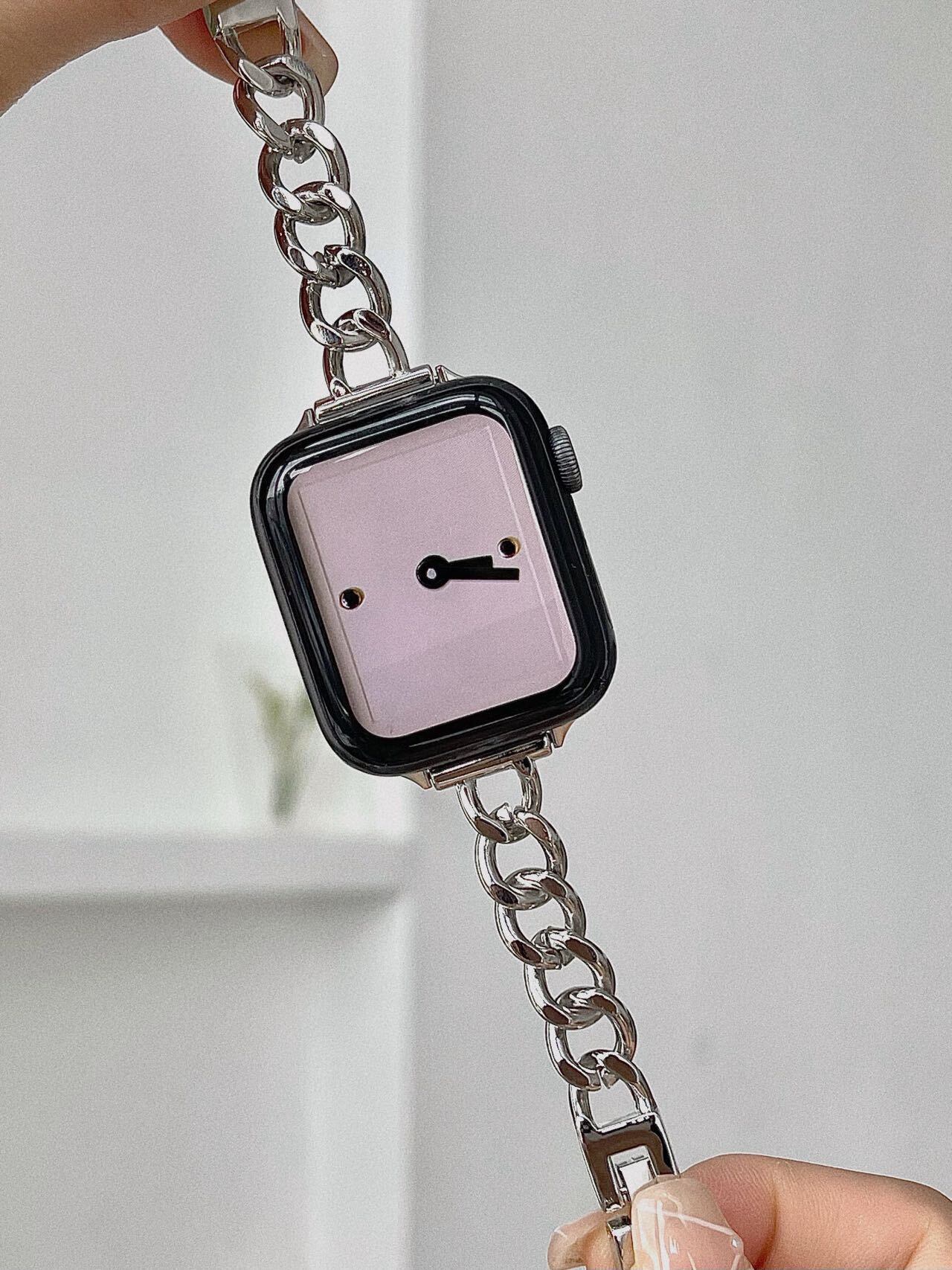 Skinny Chain Apple Watch Band R001180