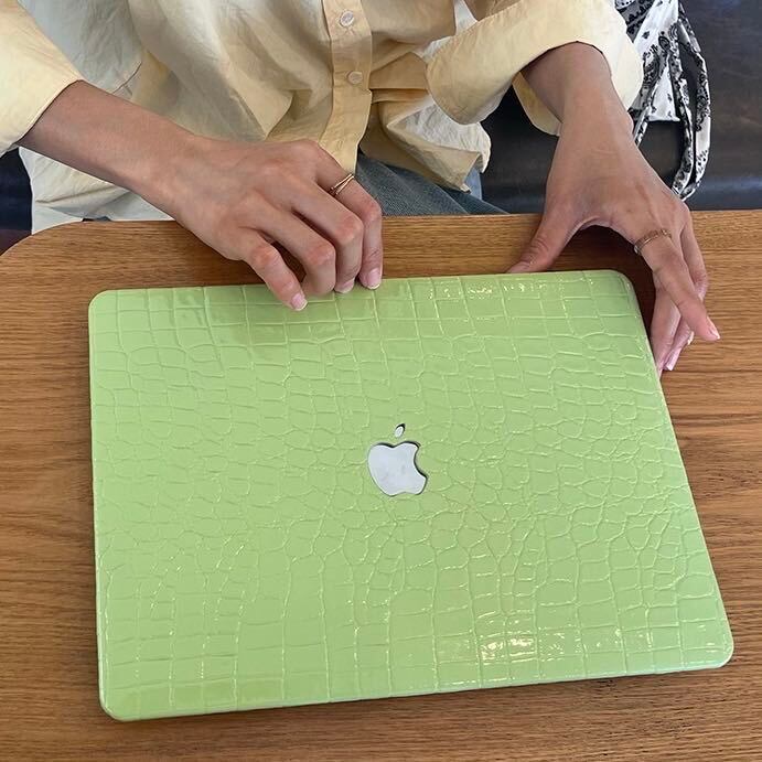 Green Leather MacBook Cover グリーンレザーMacBookカバー R01305