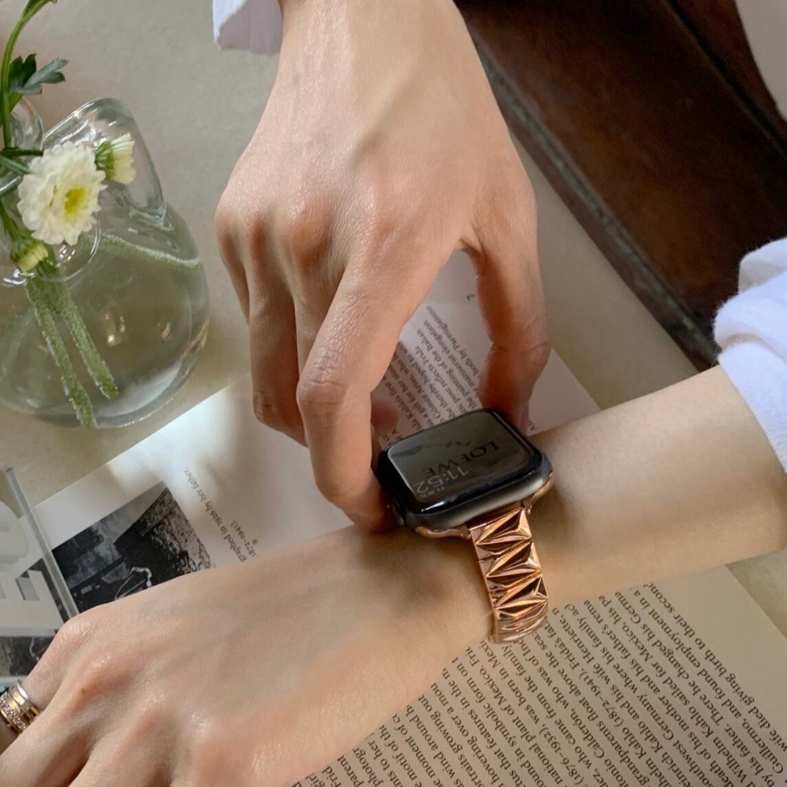 Simple Skinny Triangle Apple Watch Band シンプルスキニートライアングルバンド R01247