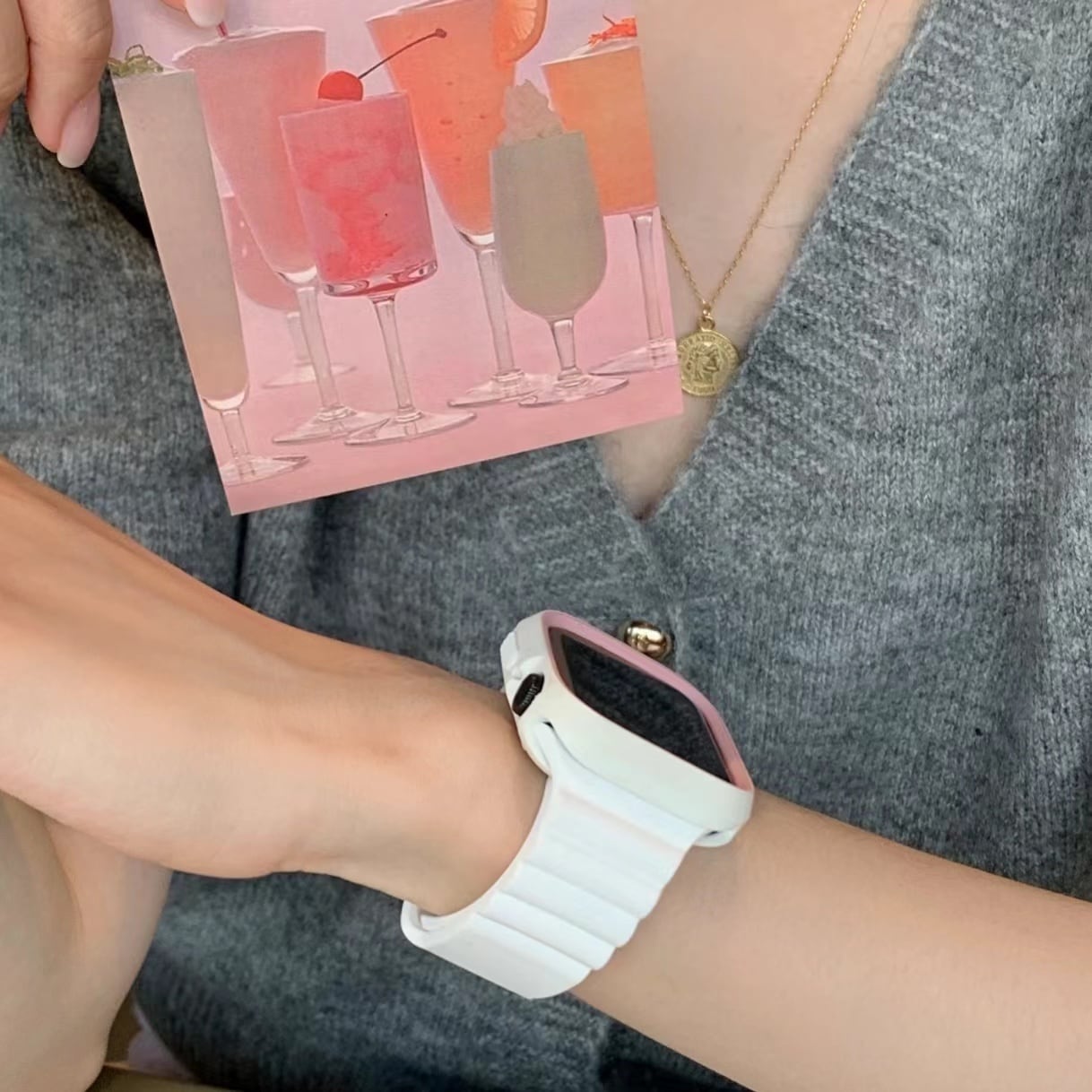 White Silicon Band & White Pink Apple Watch Case ホワイトシリコンバンドとホワイトとピンクのケース付き R01238