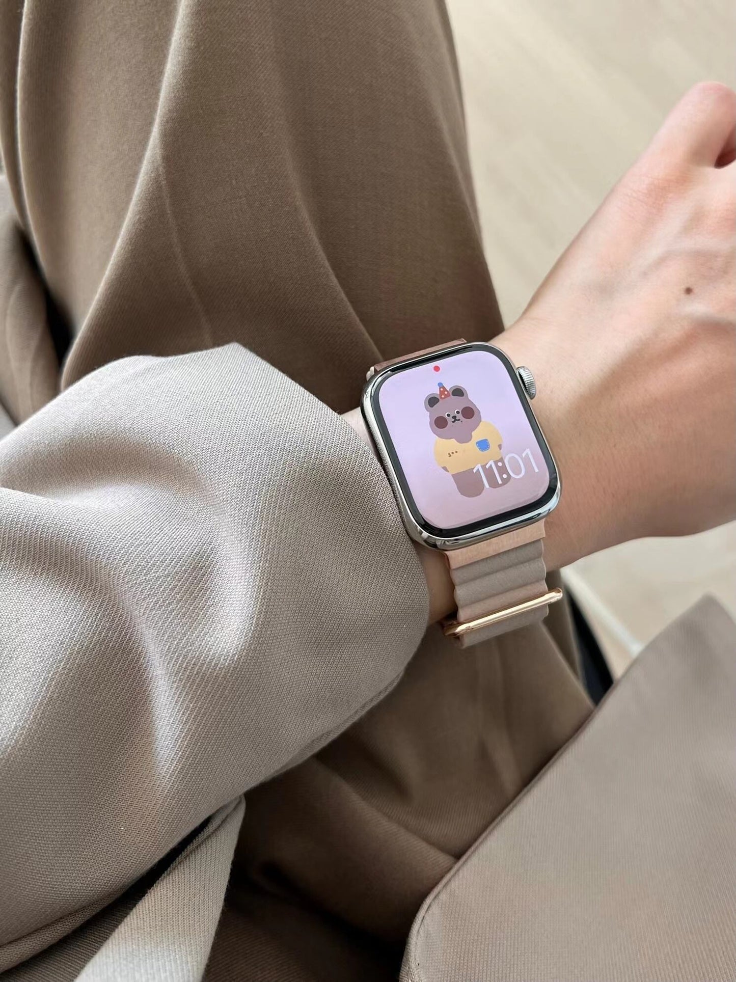 Simple Magnet Apple Watch Band R01171