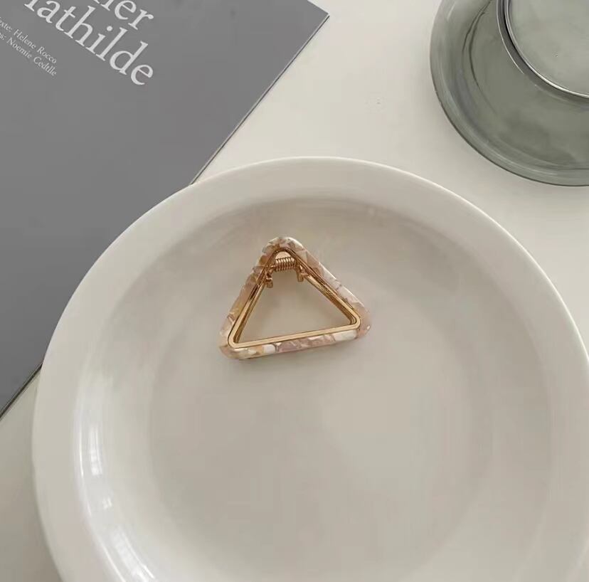 Triangle Hair Clip R01149
