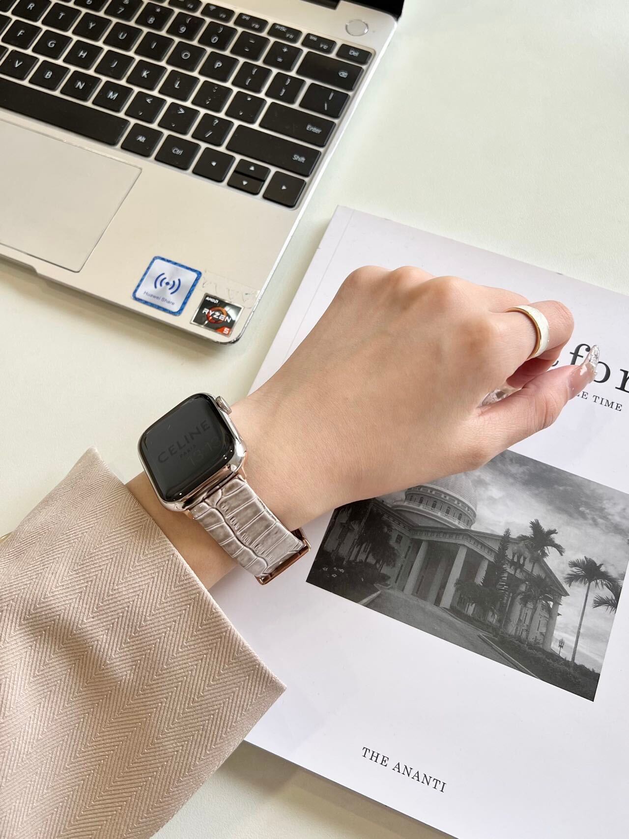 Leather Apple Watch Band R01178