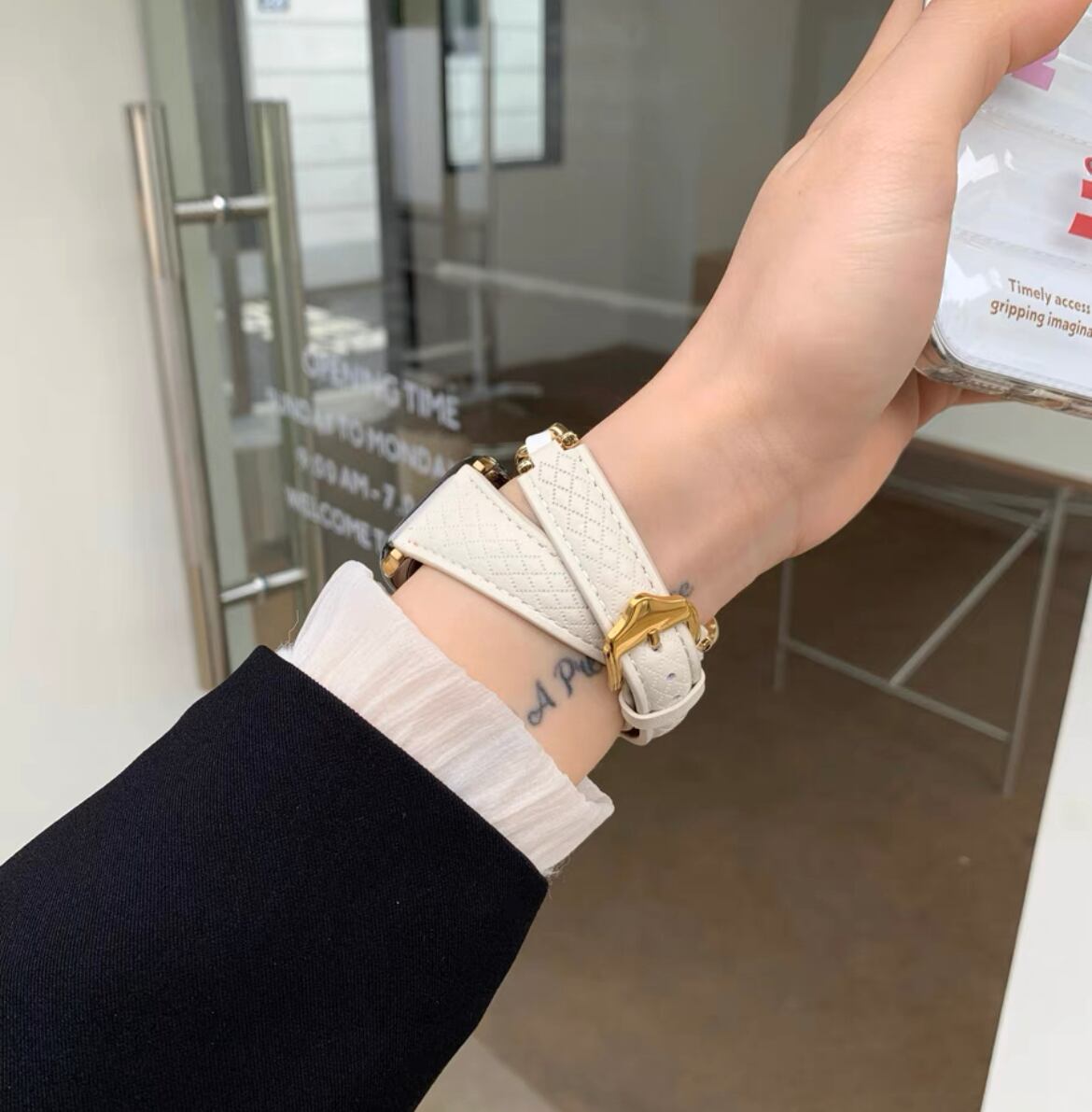 Long Chain White Leather Apple Watch Band ロングチェーンホワイトレザーApple Watchバンド R01326