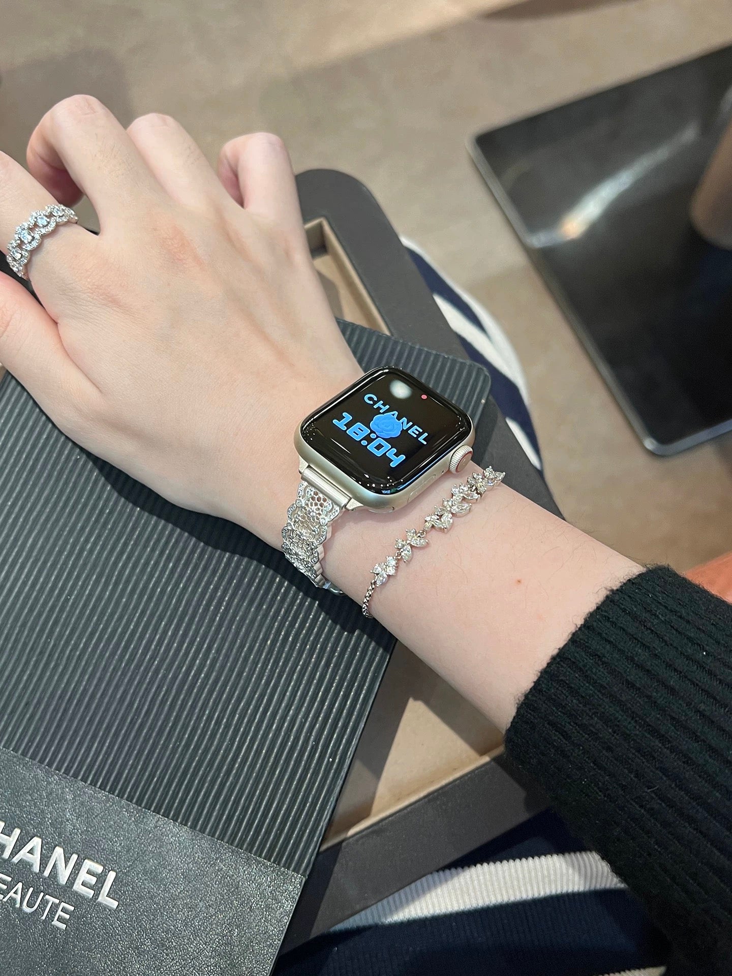 Lace & Leather Style Apple Watch Band　 レースとレザースタイルAppleWatchバンド　R02161