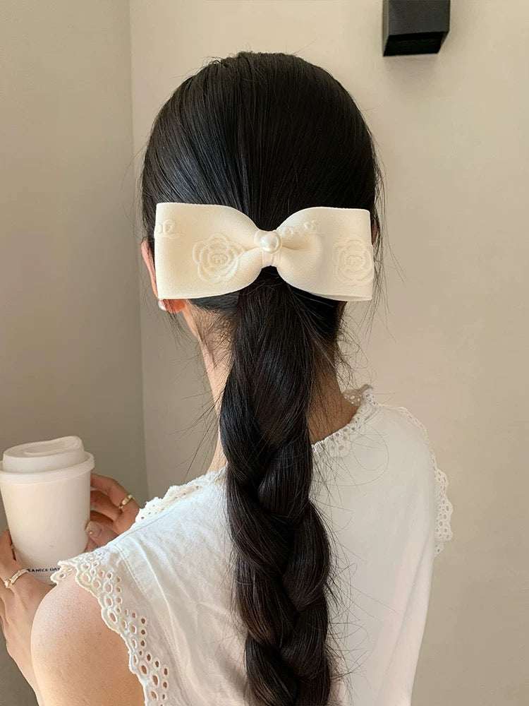 “White Classic Ribbon “ Hair Clip ”ホワイトクラシックリボン”ヘアークリップ　R02135