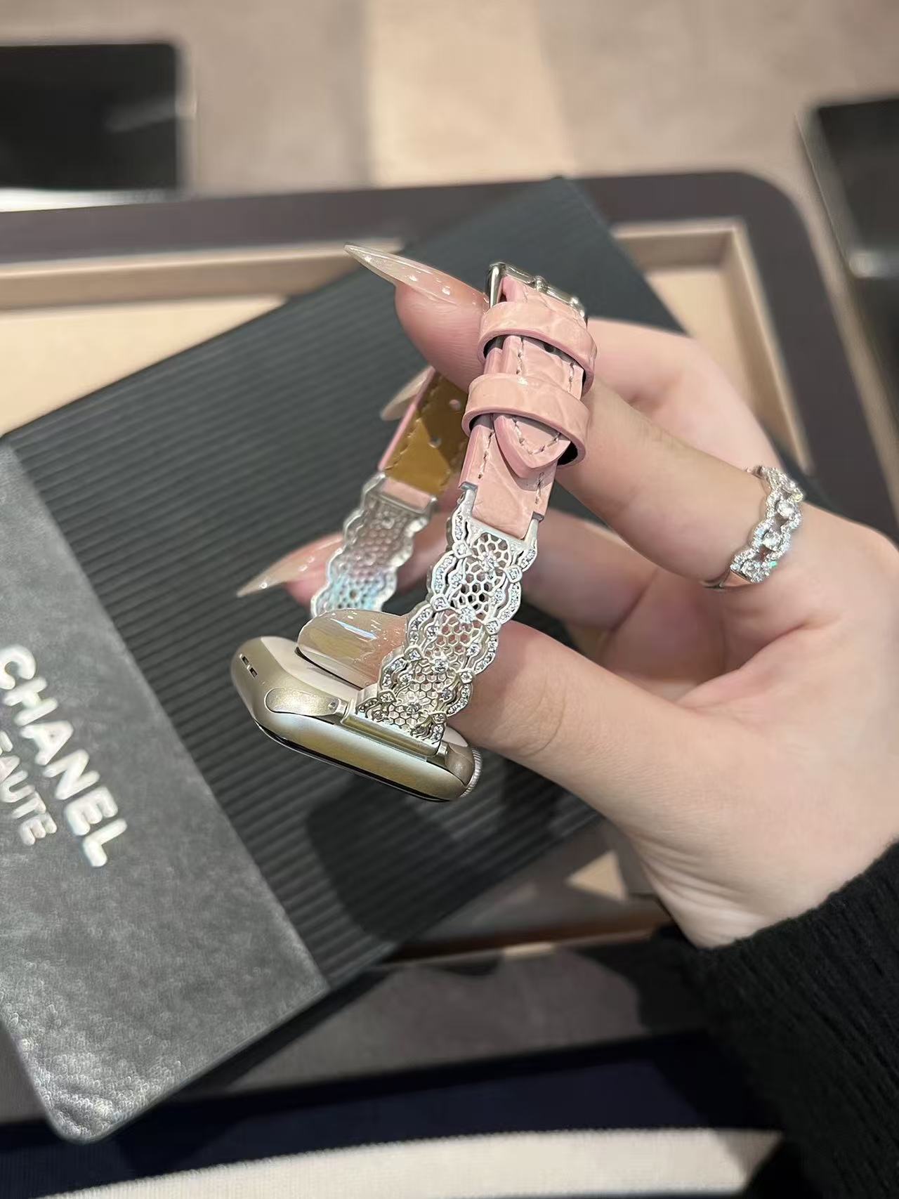 Lace & Leather Style Apple Watch Band　 レースとレザースタイルAppleWatchバンド　R02161