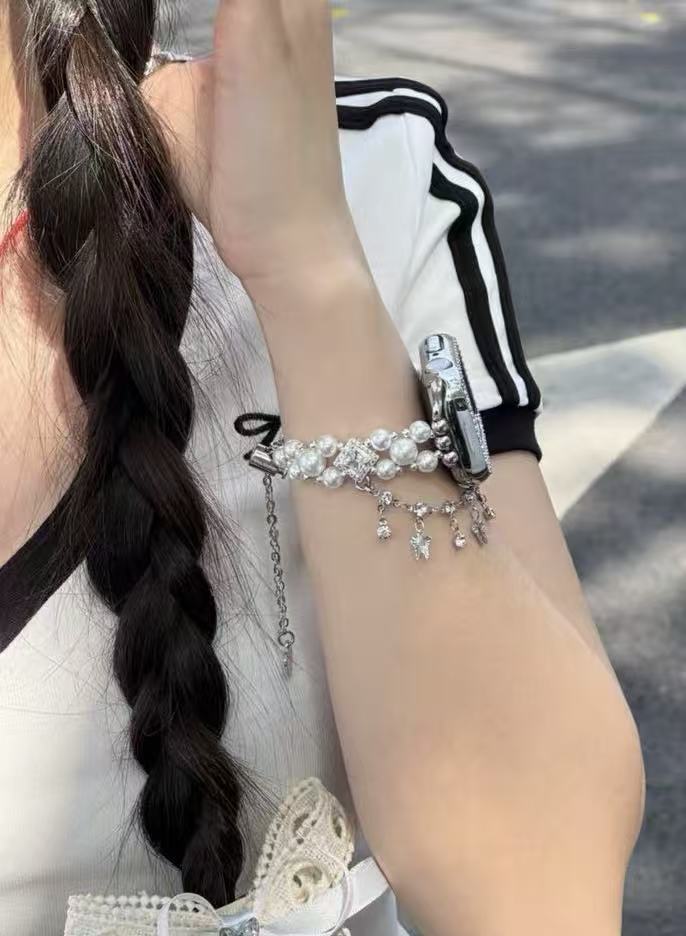 Pearl & Butterfly Bracelet Style Apple Watch Band　 パールとキラキラバタフライブレスレットスタイルAppleWatchバンド　R02158