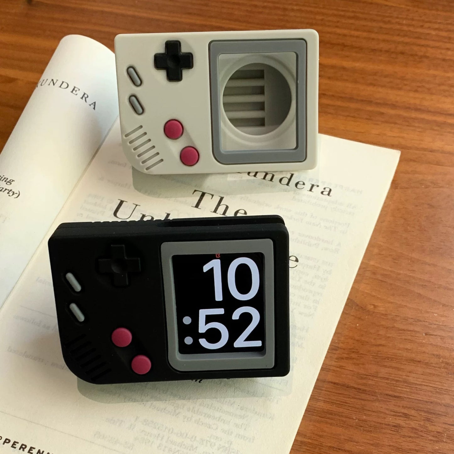Gaming Silicon Apple Watch Charge Stand ゲームシリコンApple Watch充電スタンド　R02097