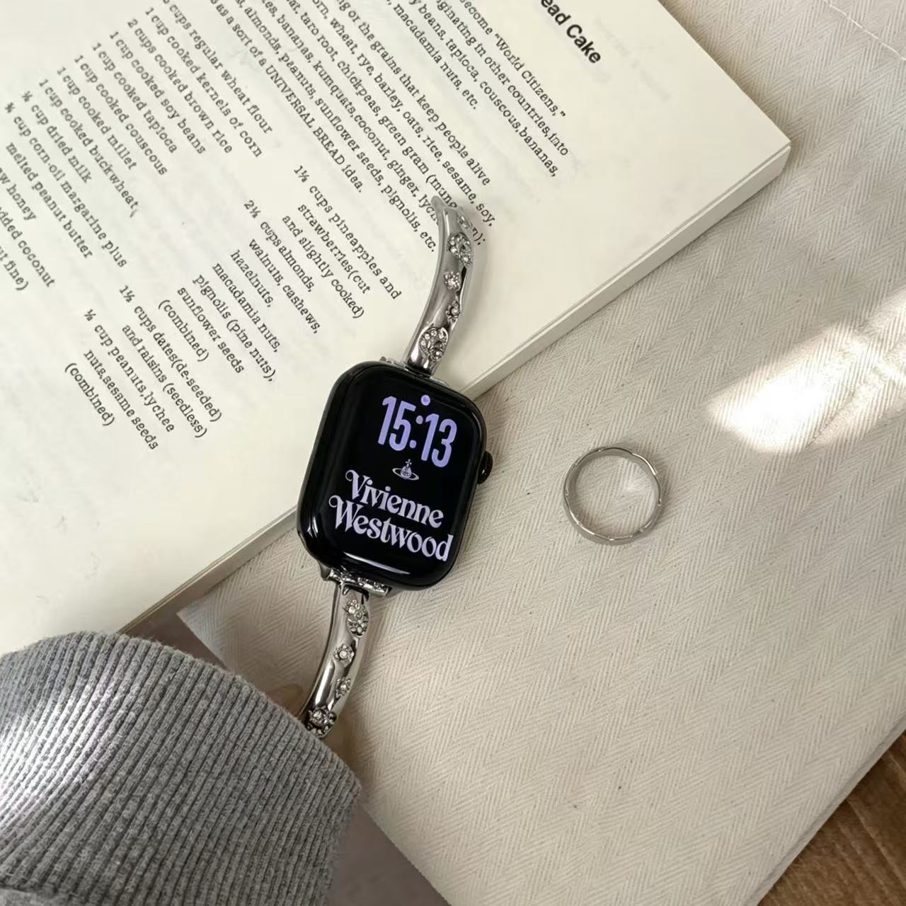 Moon＆ Star Bracelet Apple Watch Band　 ムーン＆スターブレスレット風AppleWatchバンド　R02149