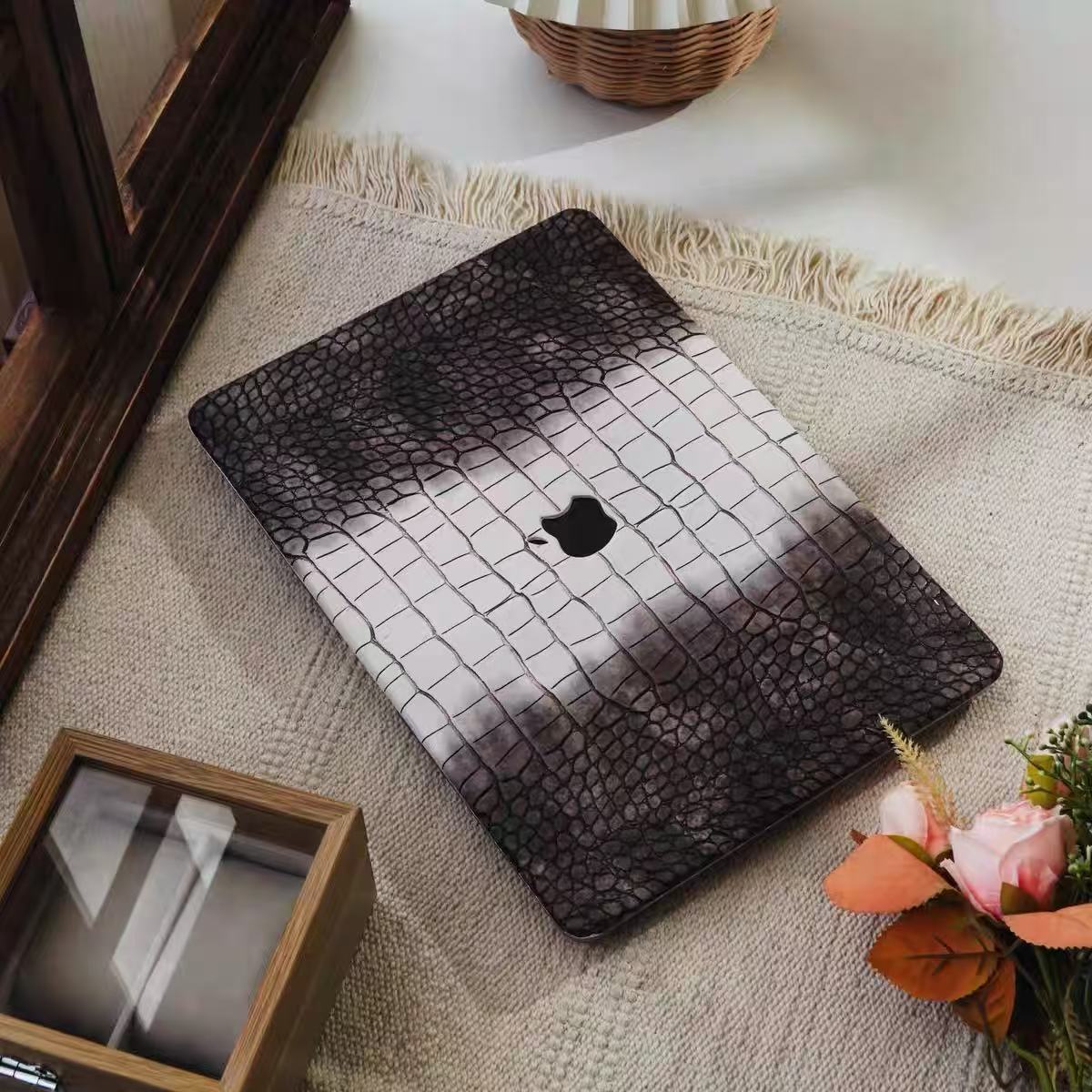 Leather Style MacBook Cover　レザースタイルMacBookカバー　R02166