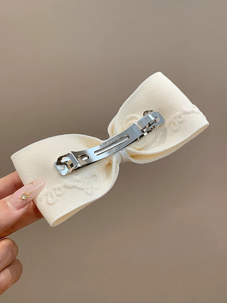 “White Classic Ribbon “ Hair Clip ”ホワイトクラシックリボン”ヘアークリップ　R02135