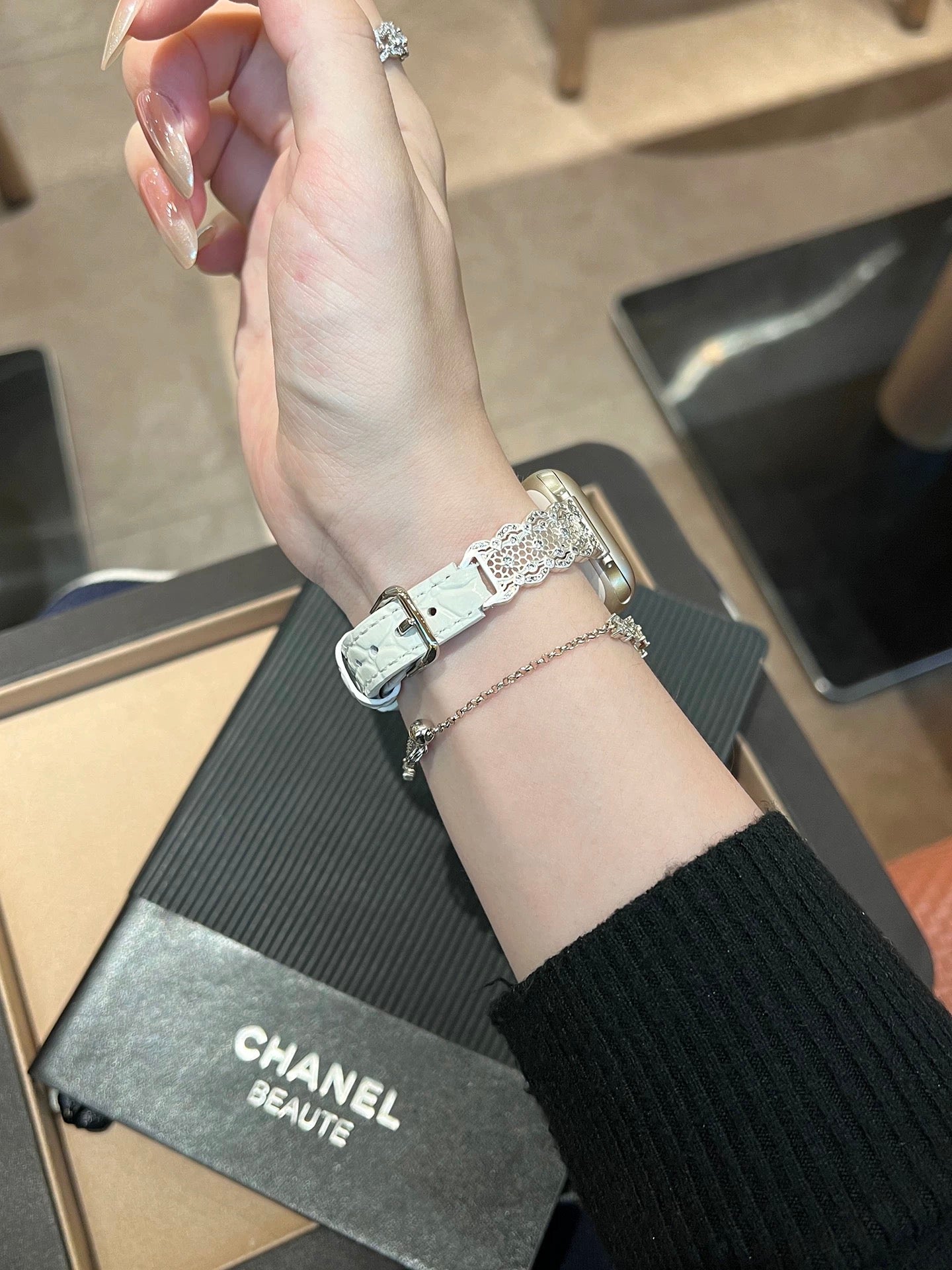 Lace & Leather Style Apple Watch Band　 レースとレザースタイルAppleWatchバンド　R02161