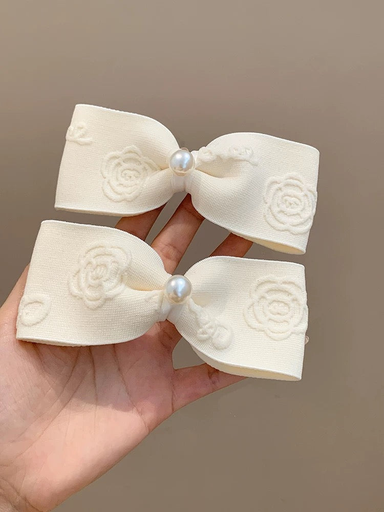 “White Classic Ribbon “ Hair Clip ”ホワイトクラシックリボン”ヘアークリップ　R02135