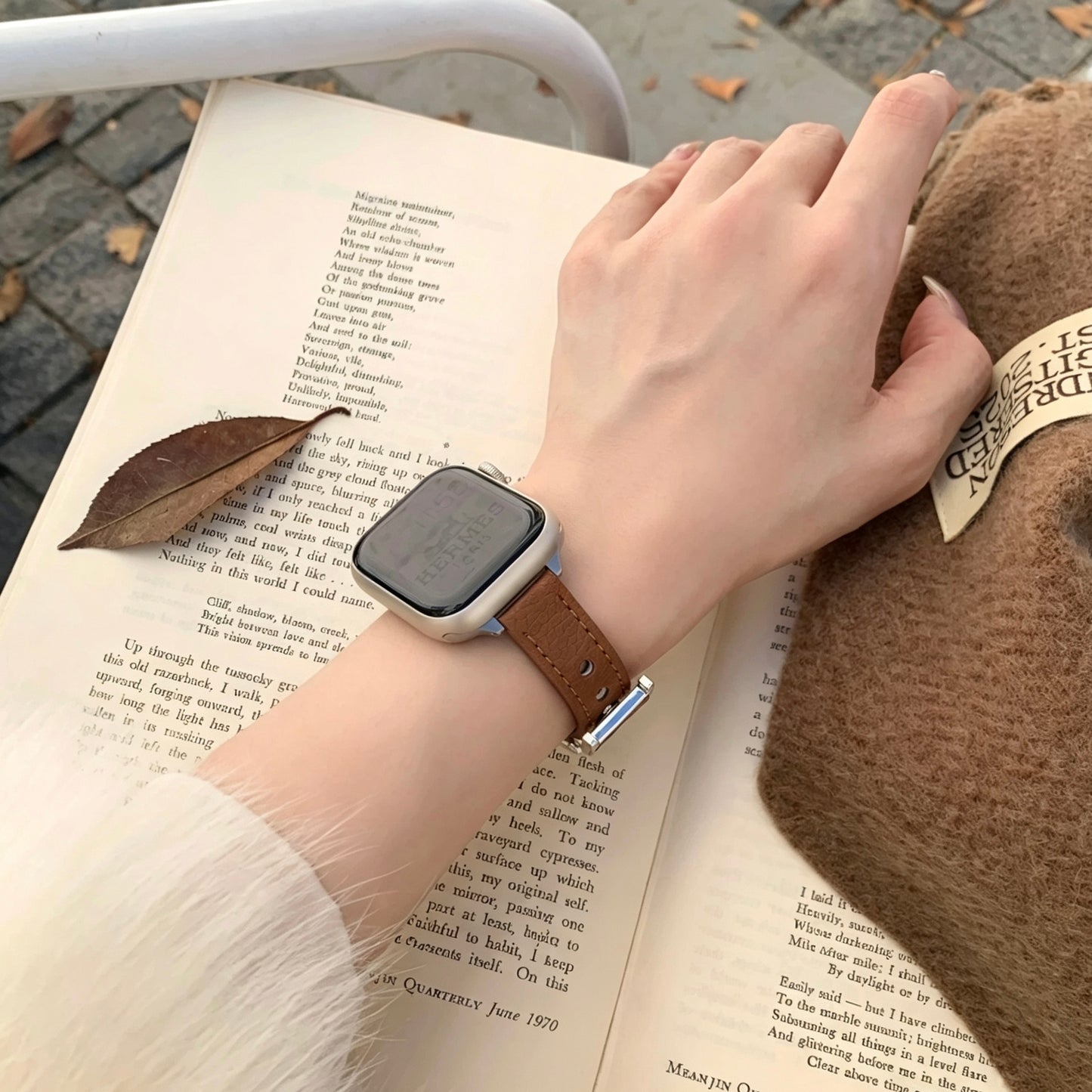 H Leather Style Apple Watch Band　 HレザースタイルAppleWatchバンド　R02151