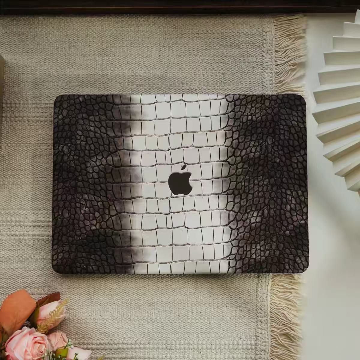Leather Style MacBook Cover　レザースタイルMacBookカバー　R02166