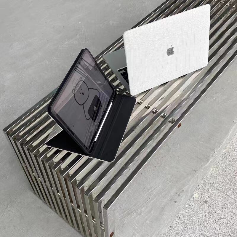 White Leather iPad case　R01176